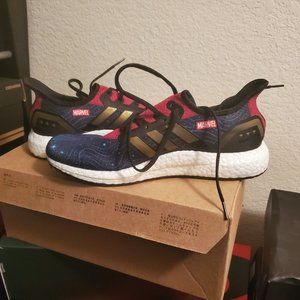 AM4CM Captain Marvel Sneakers